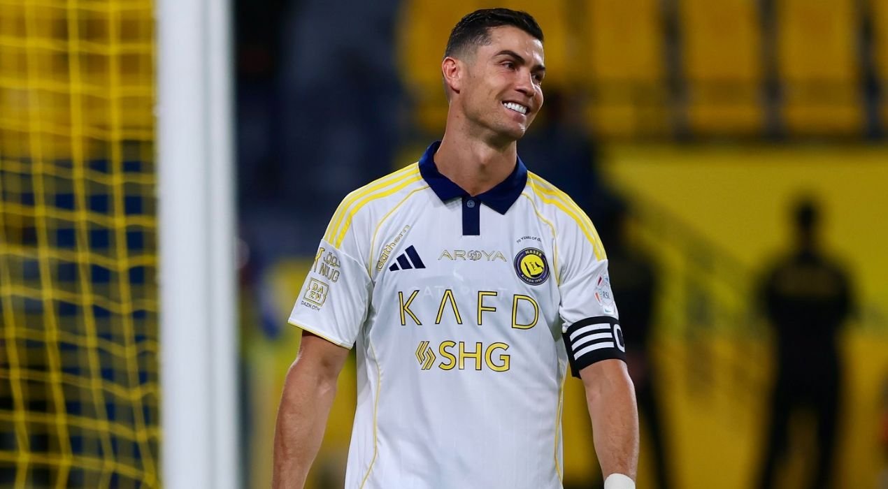 Cristiano Ronaldo prolonge avec Al Nassr pour un contrat historique