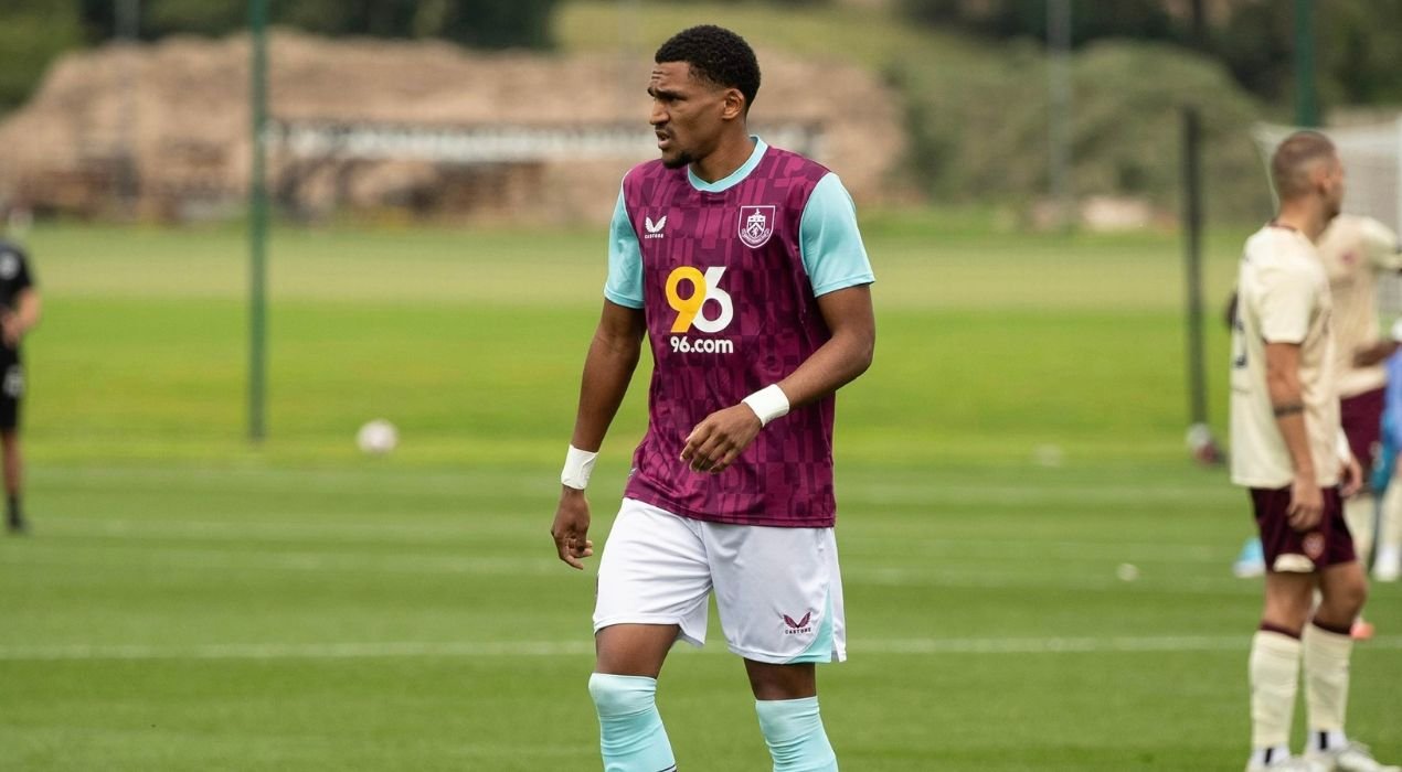 Burnley valide le retour d’Andreas Hountondji après son prêt au Standard de Liège