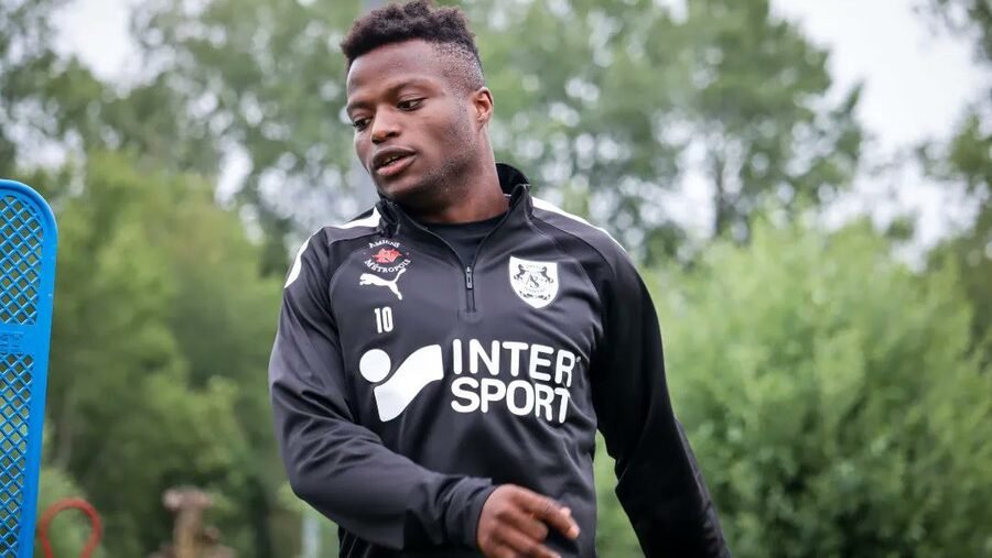Mercato : Ange Josué Tchibozo en passe de se trouver un nouveau club