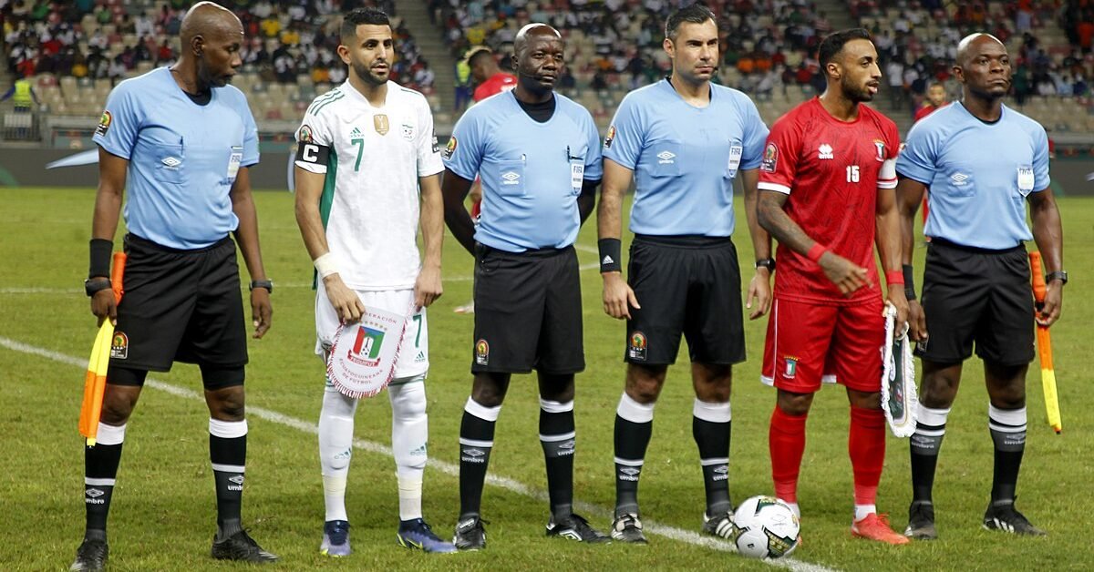 Éliminatoires mondial 2026 : La FIFA change les officiels du match Algérie-Guinée