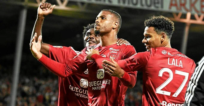 D1 France, J31 : Brest remporte le derby breton avec un bon Mounié Steve