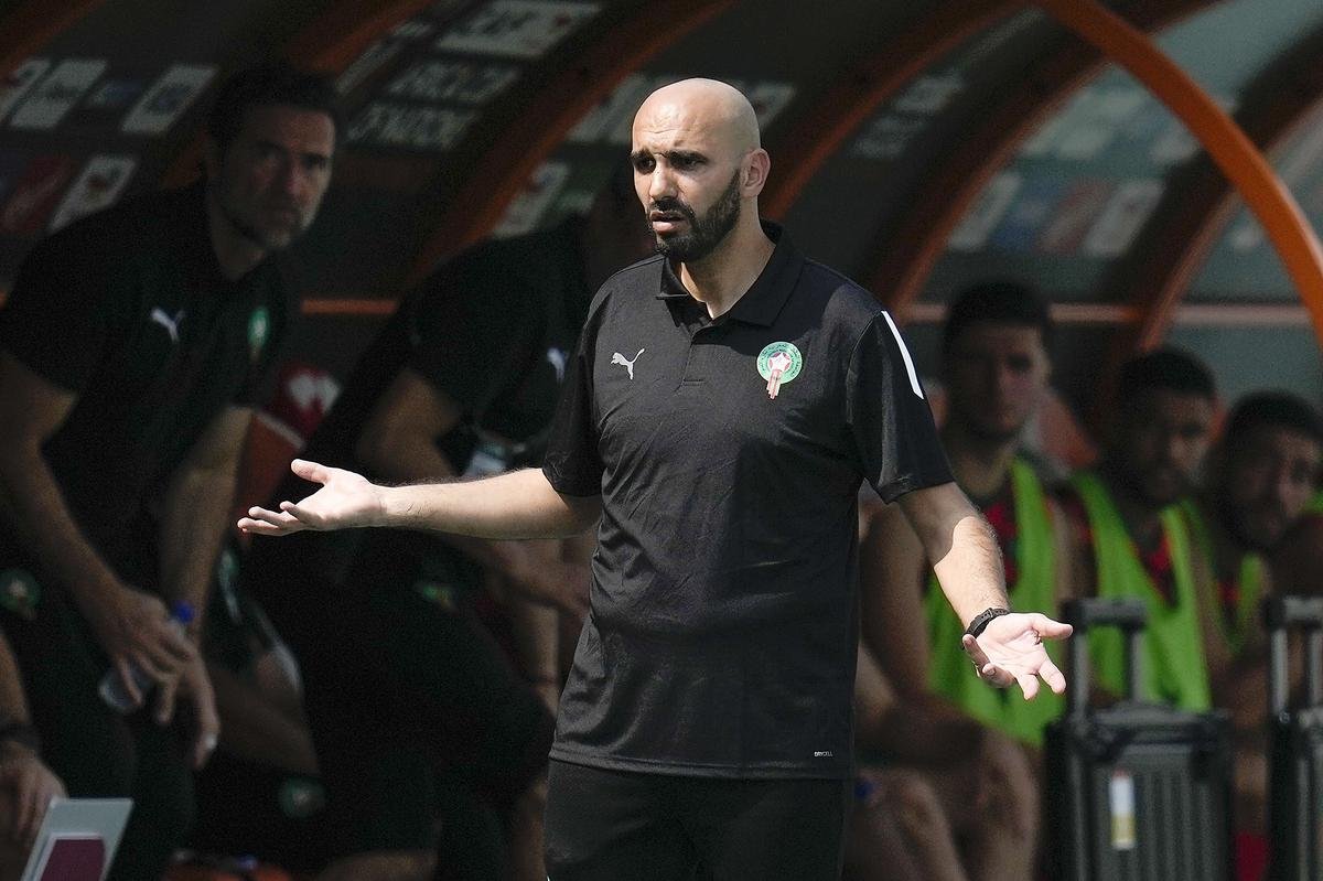 CAN 2023 : Walid Regragui suspendu, le Maroc fait appel à cette décision « injuste »