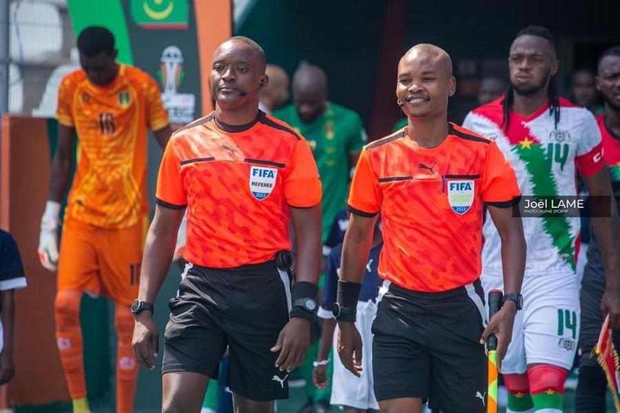 CAN 2023 : Burkina Faso vs Mauritanie, le Béninois Louis Hougnandandé au cœur de l’action