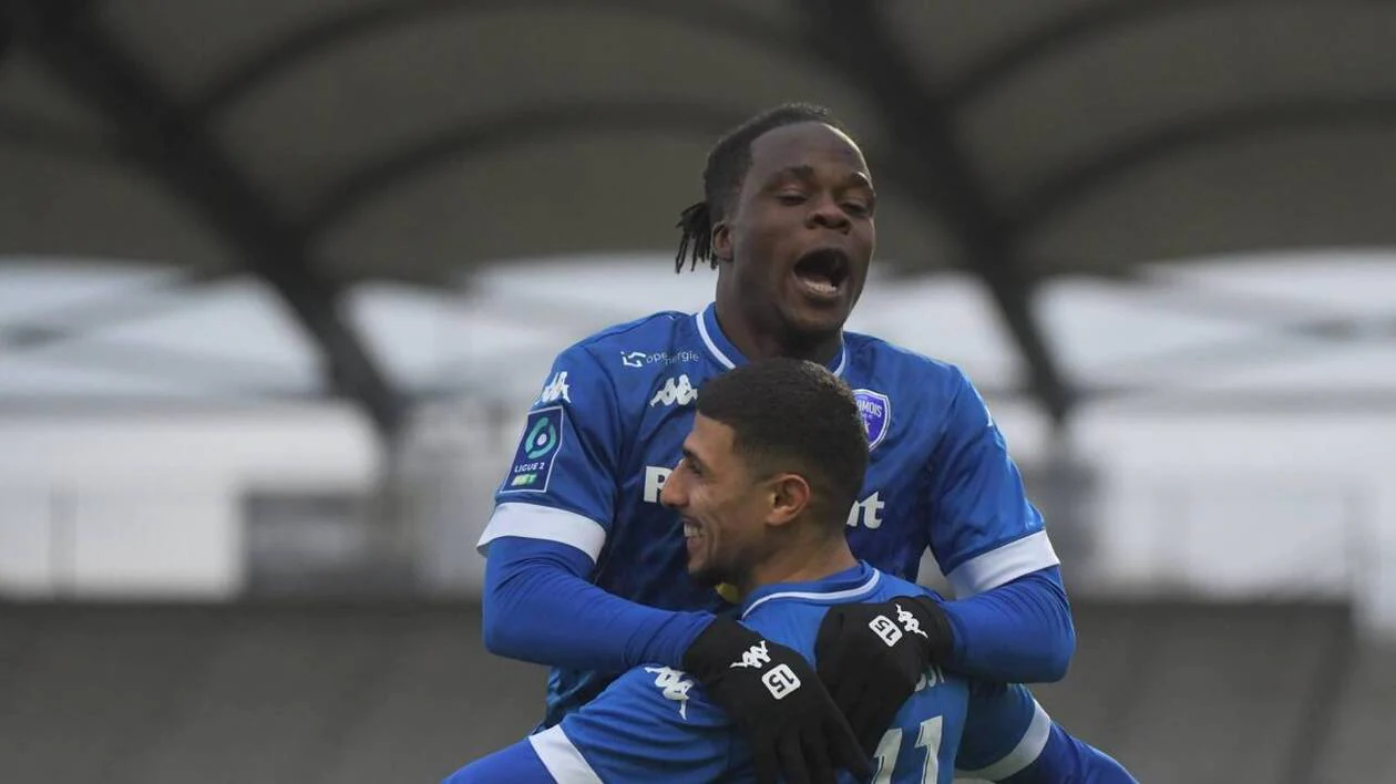 Ligue 2 Française : 2 matchs et 2 victoires pour Oumar Tchomogo, Junior Olaïtan encore buteur!