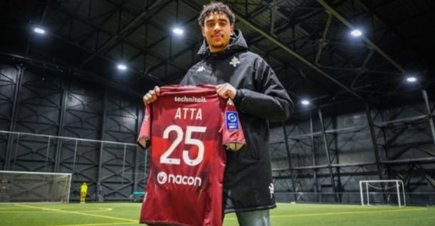 Officiel : Le jeune béninois Arthur Atta signe son premier contrat professionnel avec le FC Metz