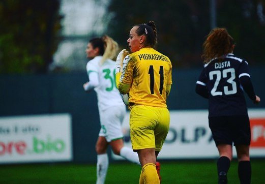 Italie : Pour être tombé enceinte, une joueuse de football renvoyée de son club, elle ne cache pas son incompréhension