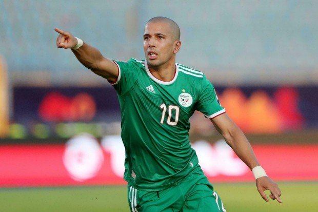 Pour des salaires et primes impayés, l’algérien Sofiane Feghouli porte plainte contre la Galasataray