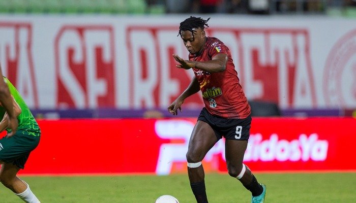 Samson Akinyoola : Comparaison déjà avec Razack Omotoyossi