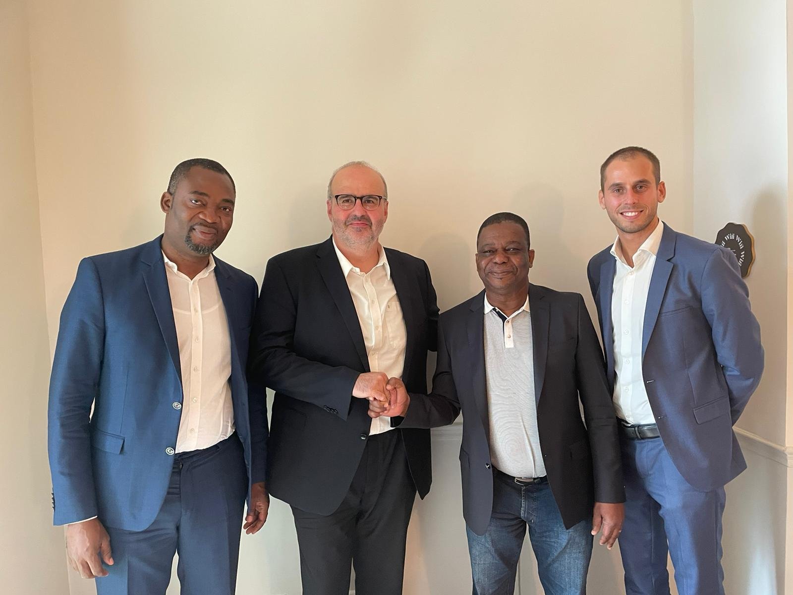 Mathurin de CHACUS obtient de la FIFA, un entraineur pour le Centre d’Excellence de N’Dali