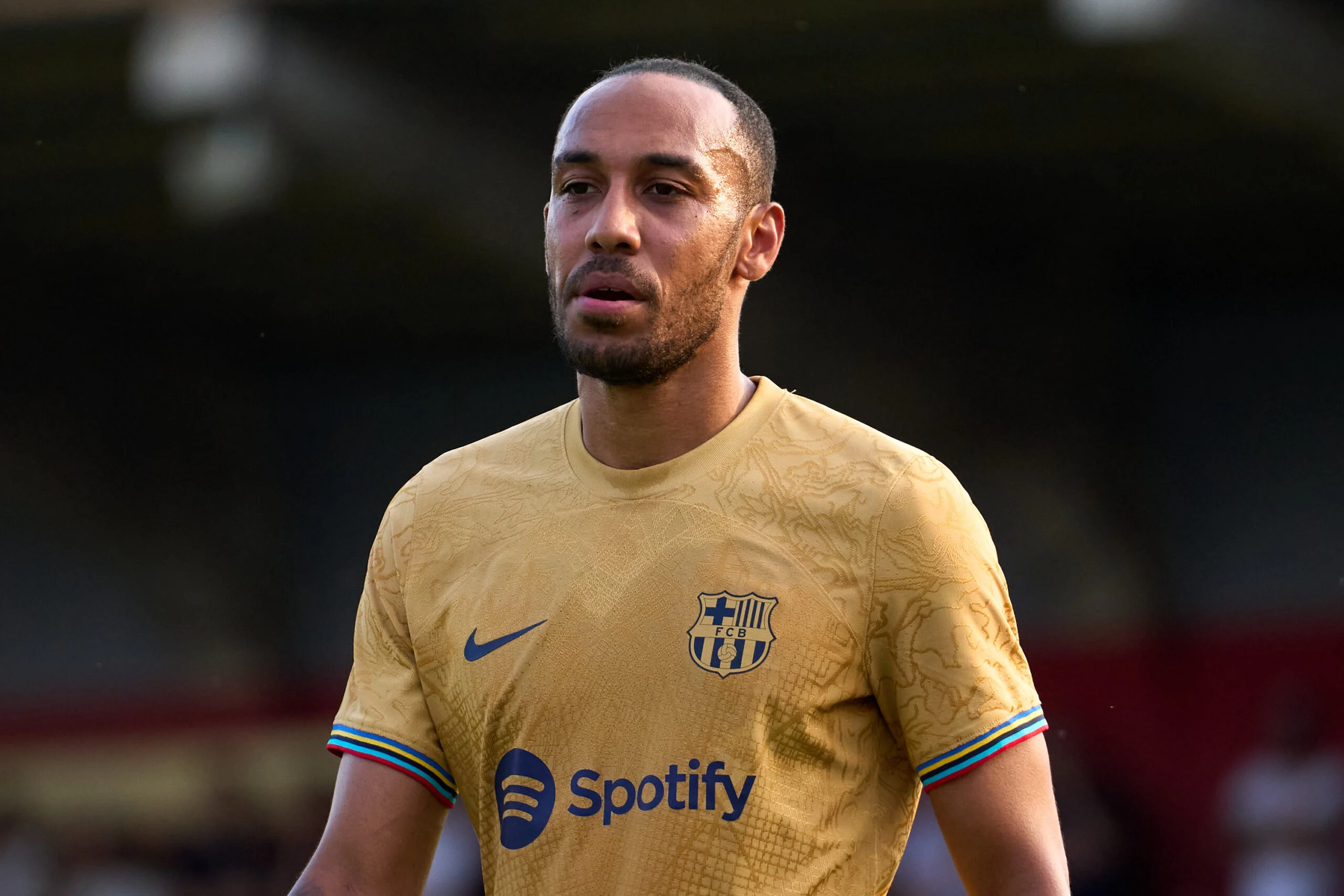 Annoncé sur le départ du Barca pour Chelsea, Pierre Aubameyang sort un message ambigu