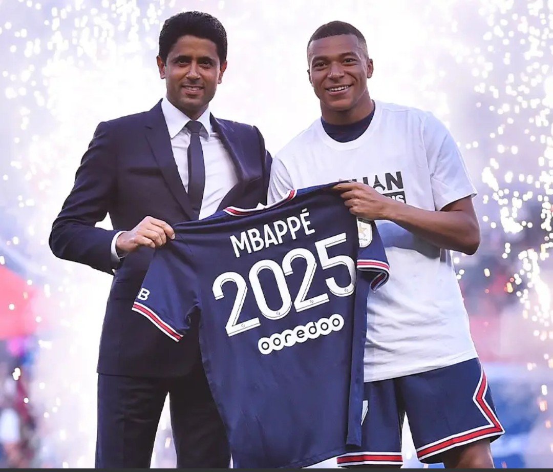 Officiel : Kylian Mbappé ne rejoindra pas le Réal Madrid, il prolonge avec le PSG