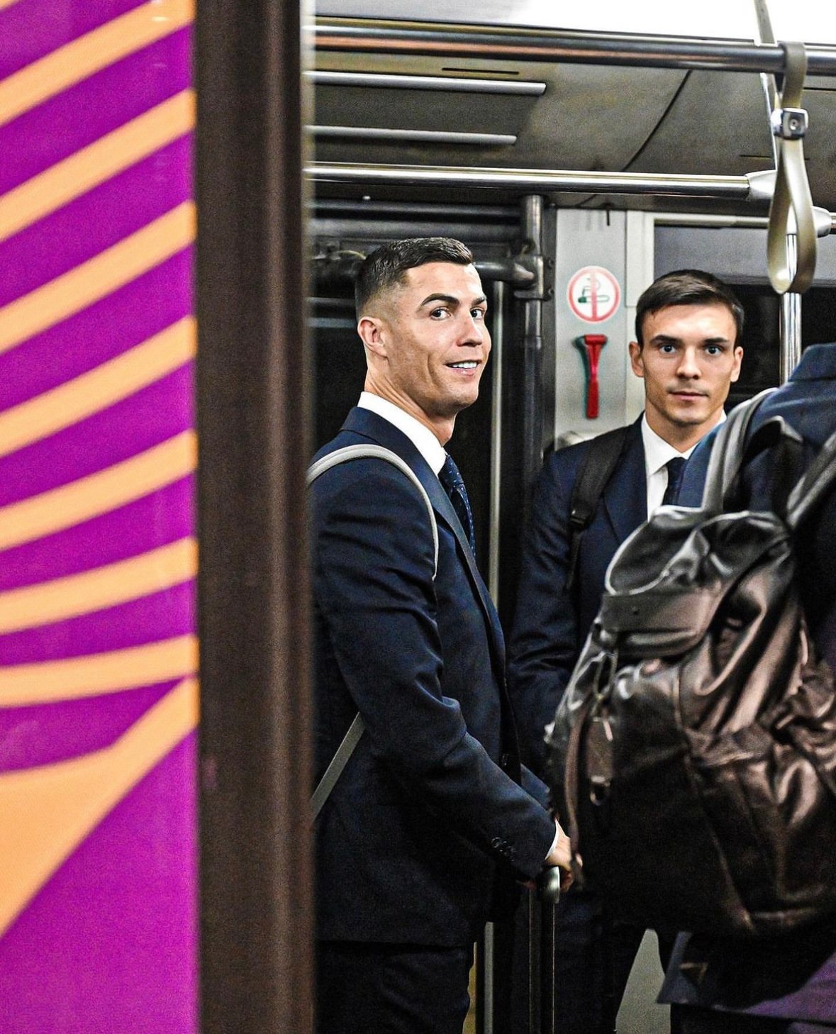 Cristiano Ronaldo est arrivé au Qatar tout souriant