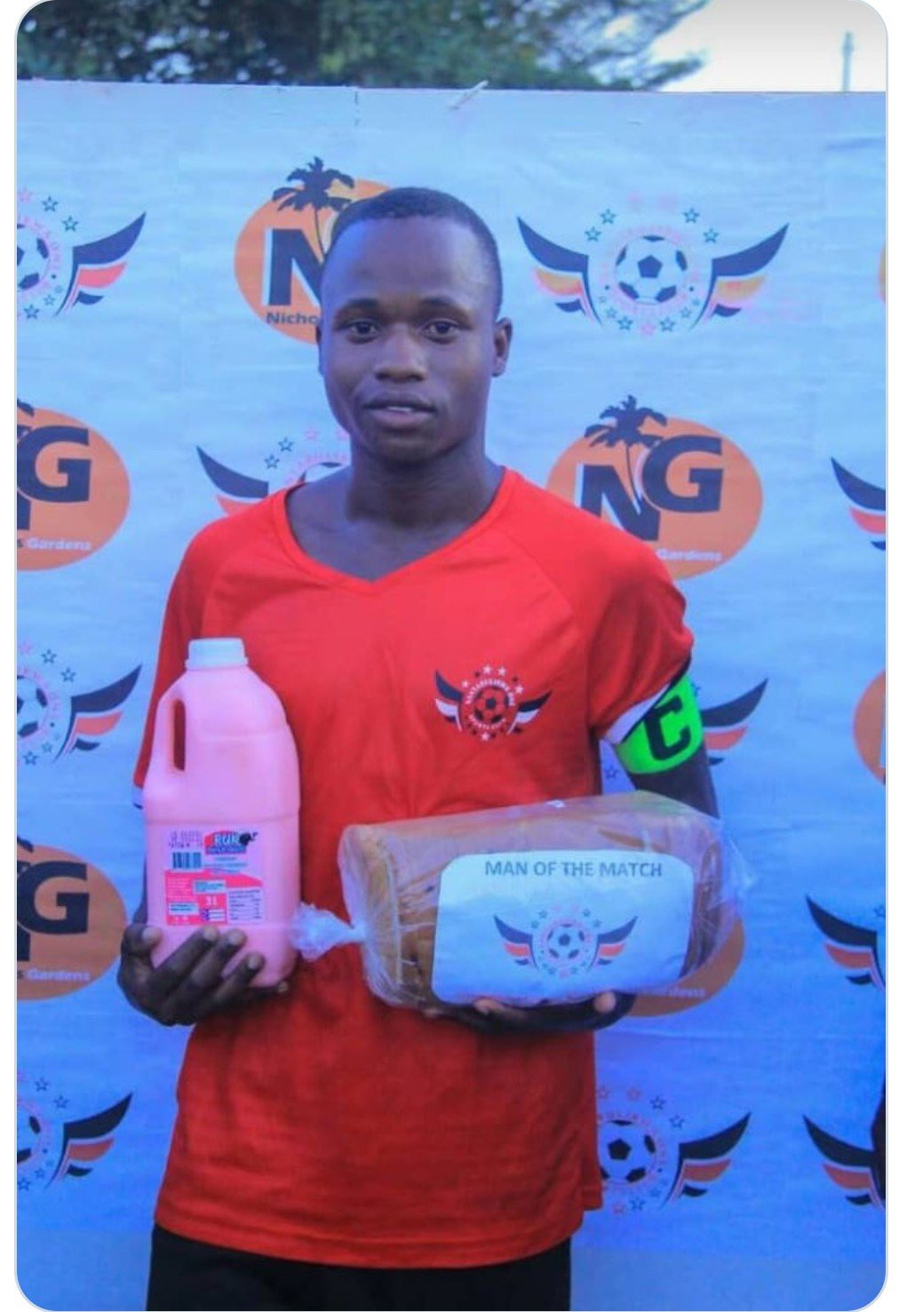 Insolite : Un joueur reçoit du pain et du lait comme prix d’homme du match