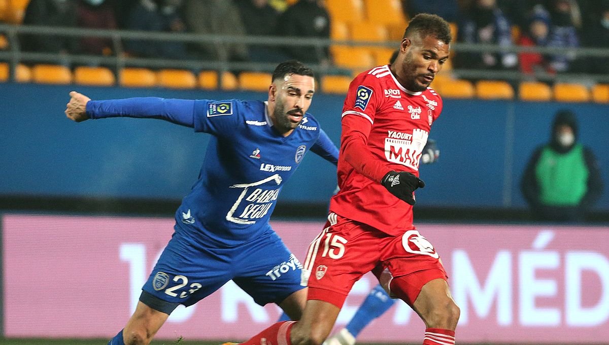 Brest de l’Ecureuil Steve Mounié chute face à Lorient