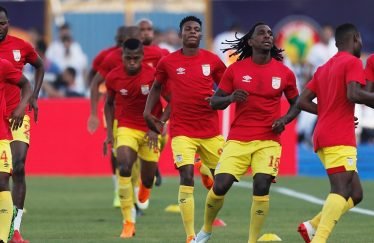 Saturnin Allagbé démarre sur le banc, Steve Mounié et Brest tombent, un week-end de revers pour les Écureuils