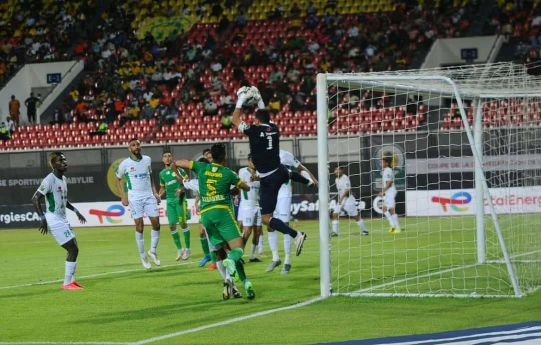 Coupe CAF : le Raja Casablanca domine la JSK en finale
