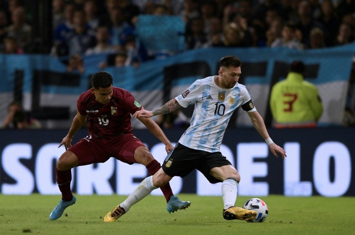 Annoncé à la retraite après la Coupe du monde 2022, Lionel Messi clarifie