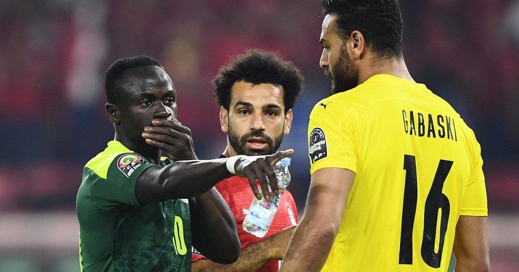 Can 2021 : Abou Gabal (Gabaski) dévoile ce que Salah et Mané ont dit avant le penalty raté de Mané en finale